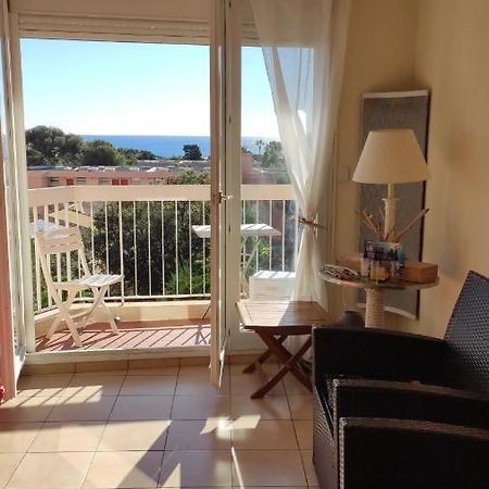 Appartement Lumineux Vue Mer Фрежюс Экстерьер фото